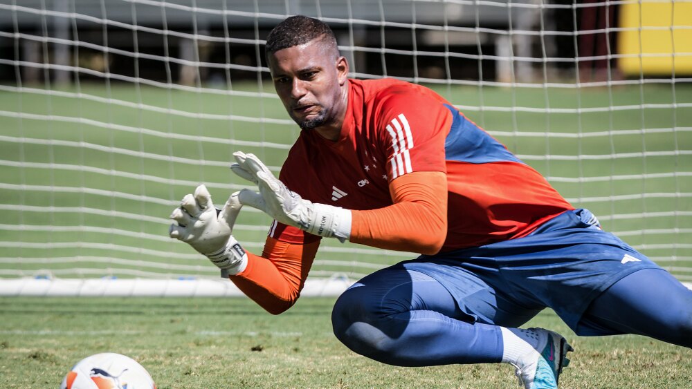 Anderson será o goleiro do Cruzeiro contra o Botafogo, pelo Brasileiro