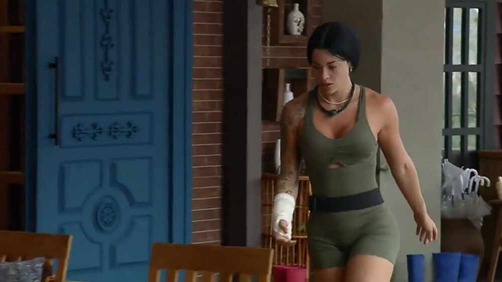 Saory foi expulsa de A Fazenda 17? Rayane revela agressão, e peoa some