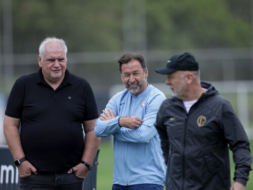 Augusto Melo, Rubão e Mano Menezes em treino do Corinthians