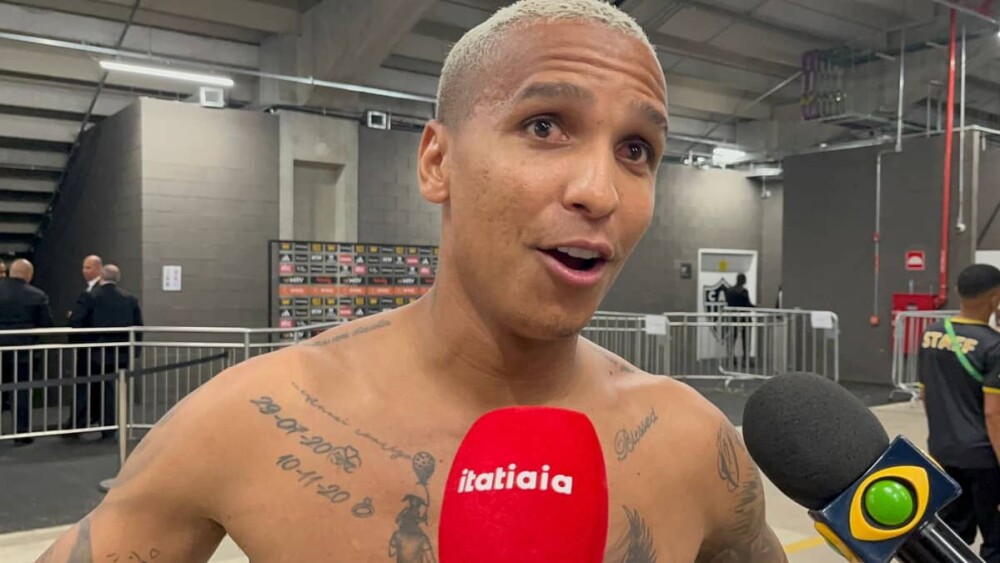 Deyverson, em entrevista na Arena MRV