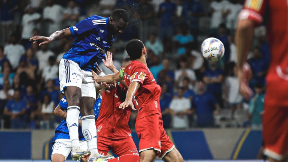 Bolasie fez o gol da vitória do Cruzeiro em cima do Tombense na estreia celeste no Campeonato Mineiro.jpg