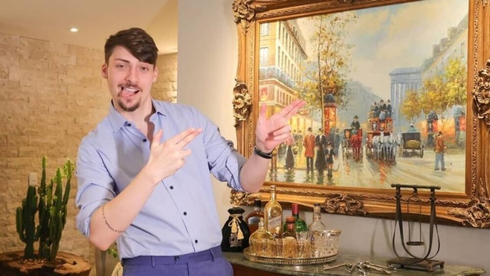 Justiça manda Jair Renan Bolsonaro quitar dívida de R$ 360 mil com banco - Rádio Itatiaia