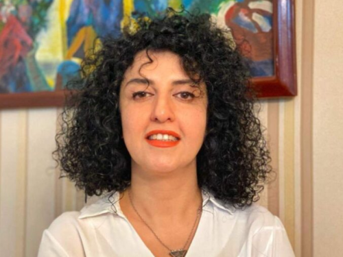 Ganhadora do Nobel é condenada a sete anos e meio de prisão por tribunal do Irã