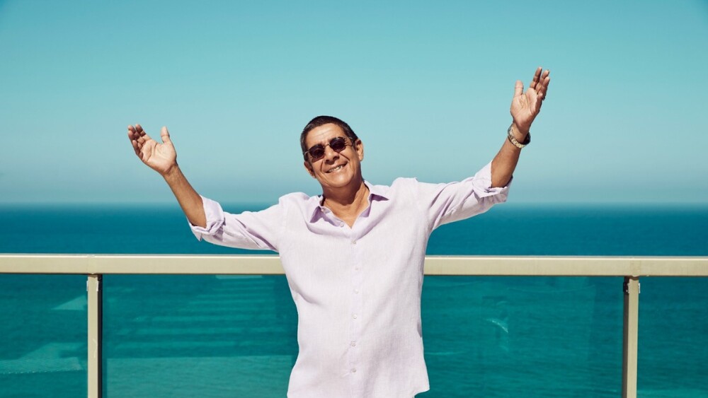 Zeca Pagodinho se apresenta no segundo dia de evento