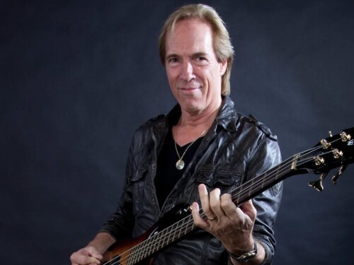 Morre Francis Buchholz, ex-baixista do Scorpions, aos 71 anos