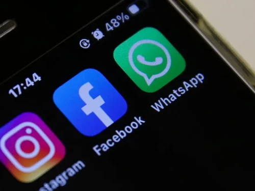 Rússia bloqueia WhatsApp e outros aplicativos por suposto descumprimento de regras