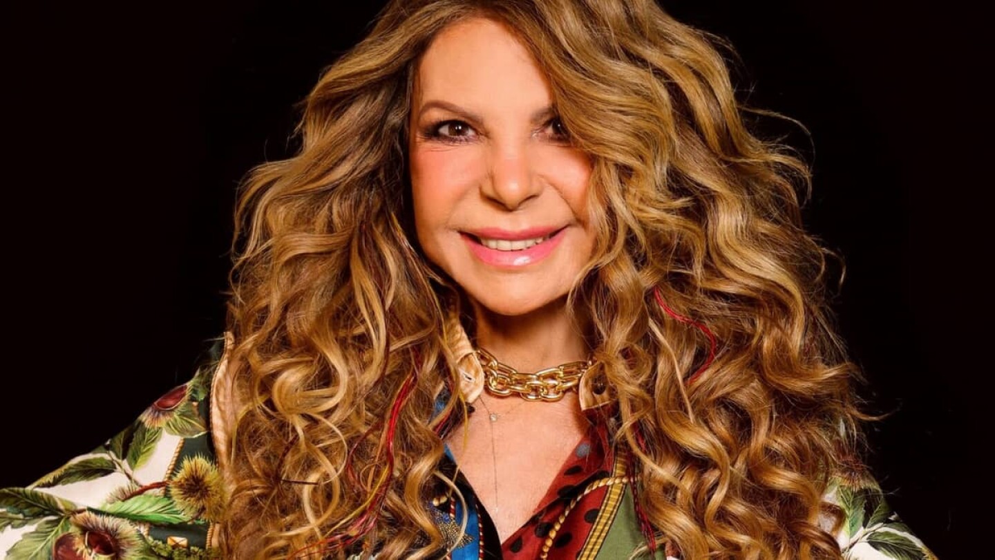 Há 40 anos, Elba Ramalho lançou 'Banho de Cheiro' e arrebatou disco de ouro Rádio Itatiaia Há 40 anos, Elba Ramalho lançou 'Banho de Cheiro' e arrebatou disco de ouro Rádio Itatiaia