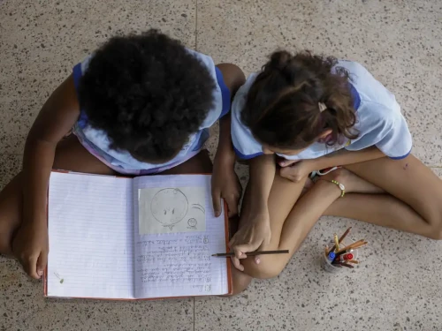 Educação de qualidade é um direito de todos os brasileiros, garantido em nossa Constituição