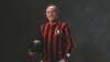 Franco Baresi em posa com uniforme do Milan