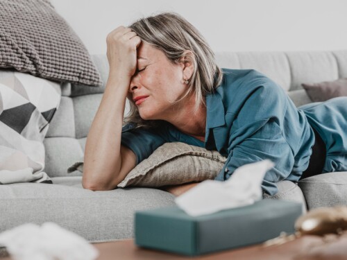 Sobrecarga mental feminina: sintomas e como resolver o problema