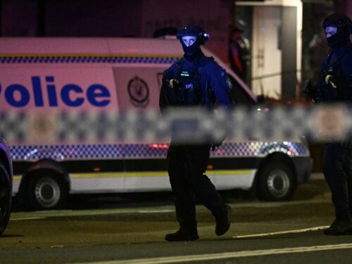 Suspeito de cometer ataque terrorista que matou 16 na Austrália é acusado de 59 crimes