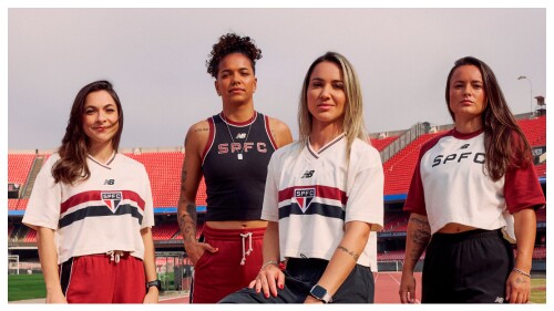 Jogadoras Camilinha, Carlinha e Crivelari, junto com a influenciadora e torcedora Gabi Martins, em lançamento da linha casual do São Paulo