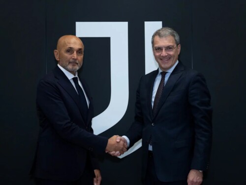 Luciano Spalletti (à esquerda) em apresentação à Juventus-ITA
