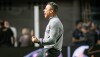 Técnico Jair Ventura comemora triunfo do Vitória sobre o Santos na Vila Belmiro