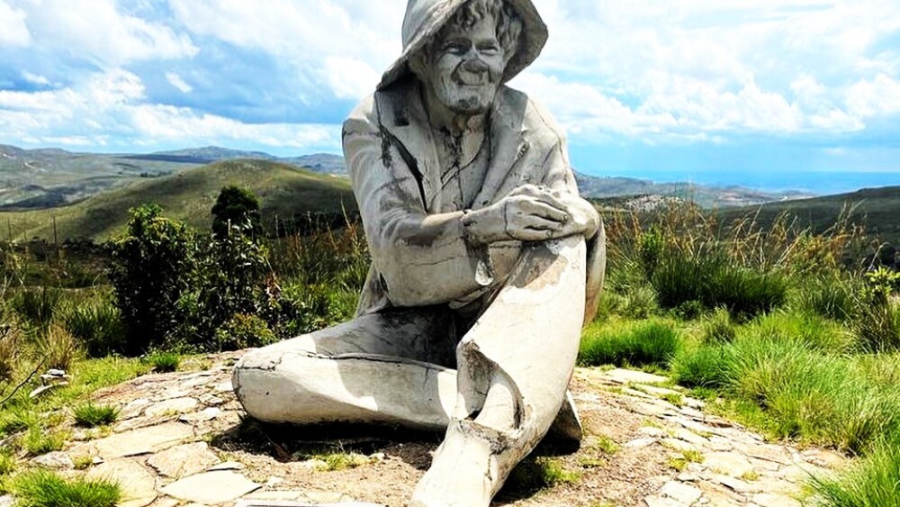 Juquinha se chamava José Patrício. Um dia, ele foi dado como morto. Mas não estava e acabou se levantando do caixão em seu próprio velório