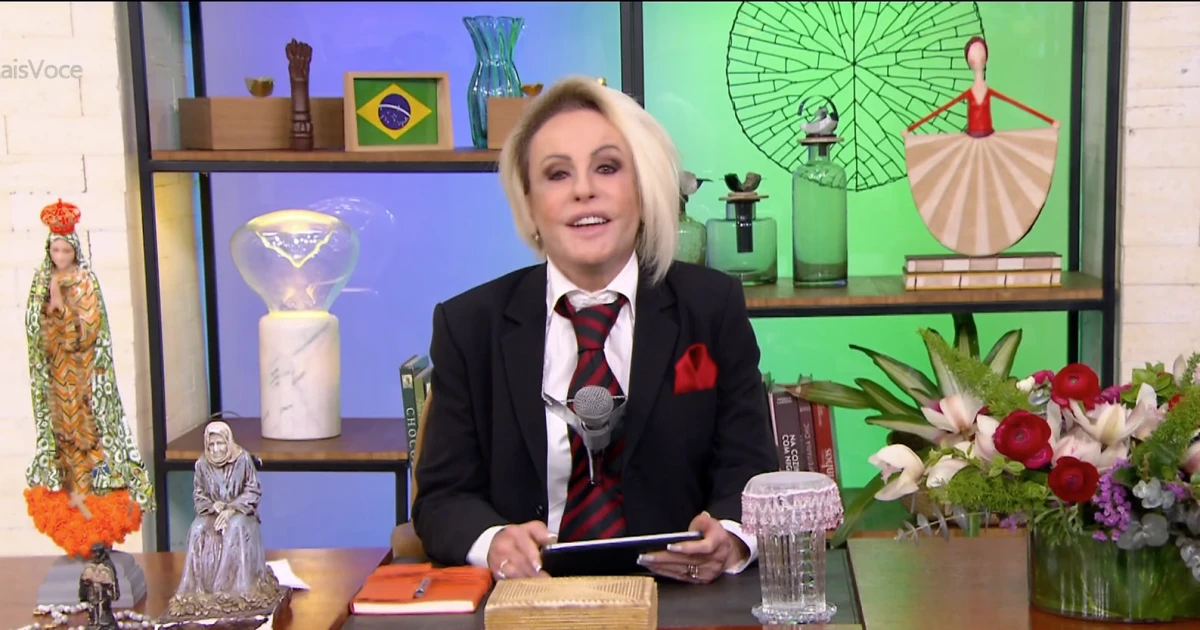 Ana María Braga si veste da Silvio Santos e manda un messaggio alla SBT: “Senza sminuire” Ana María Braga si veste da Silvio Santos e manda un messaggio alla SBT: “Senza sminuire”