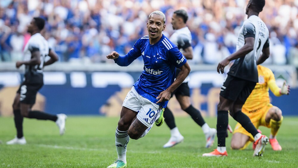 Matheus Pereira, do Cruzeiro, comemora gol diante do Corinthians
