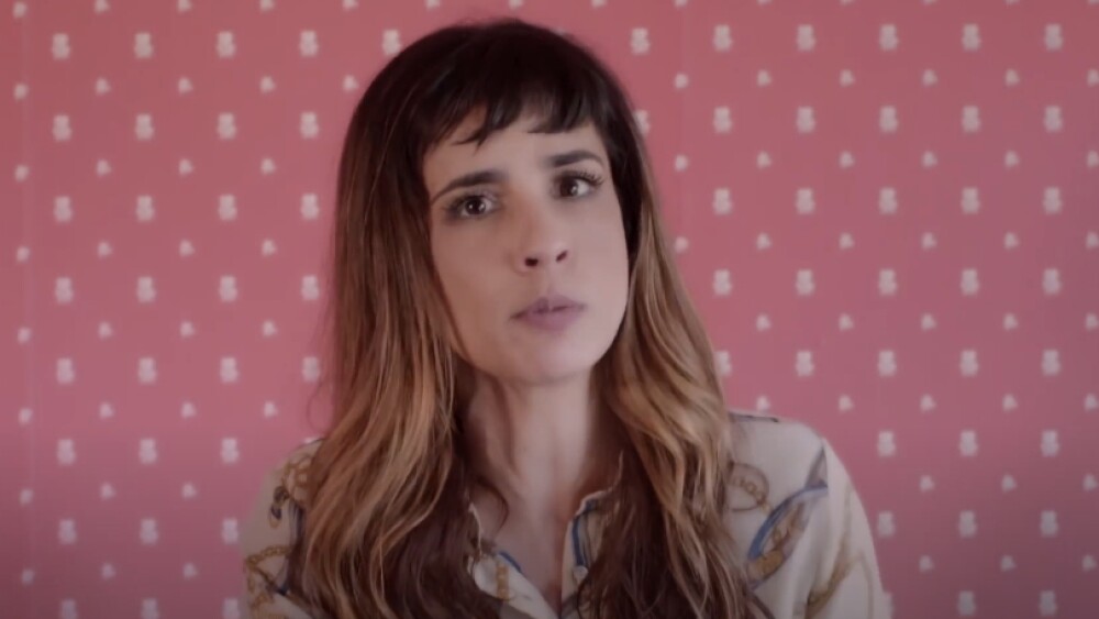 Atriz Maria Ribeiro tem celular roubado e sofre prejuízo de R$ 30 mil ...