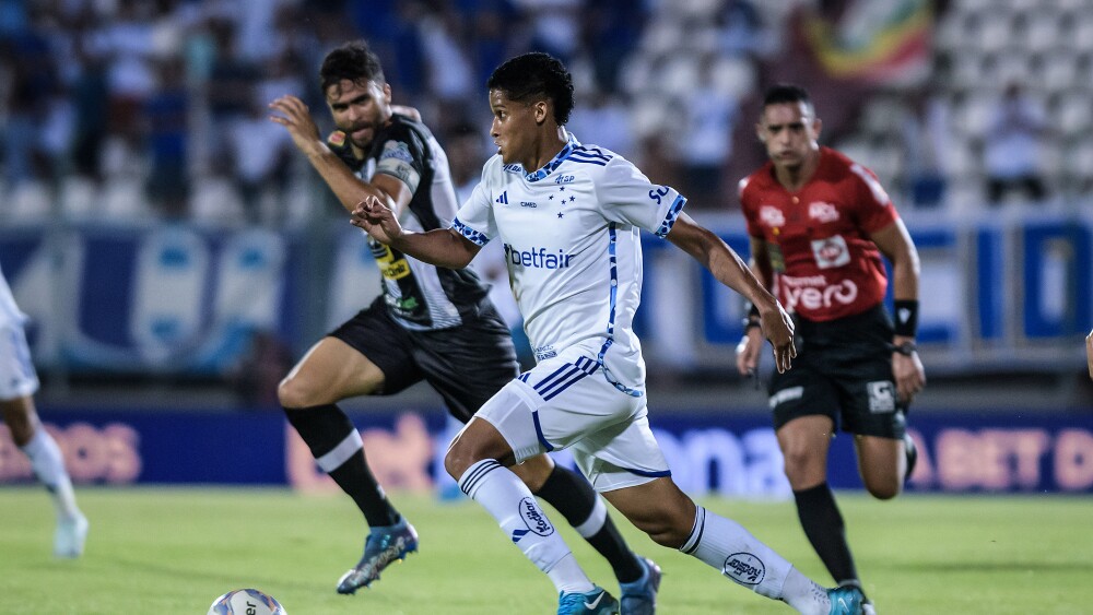 Cruzeiro perdeu para o Democrata-GV nesta quarta-feira (12), pelo Campeonato Mineiro