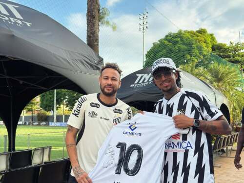 Rapper famoso é anunciado como reforço do Santos no fut7