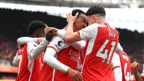 Arsenal atropela Crystal Palace e volta a vencer na Premier League