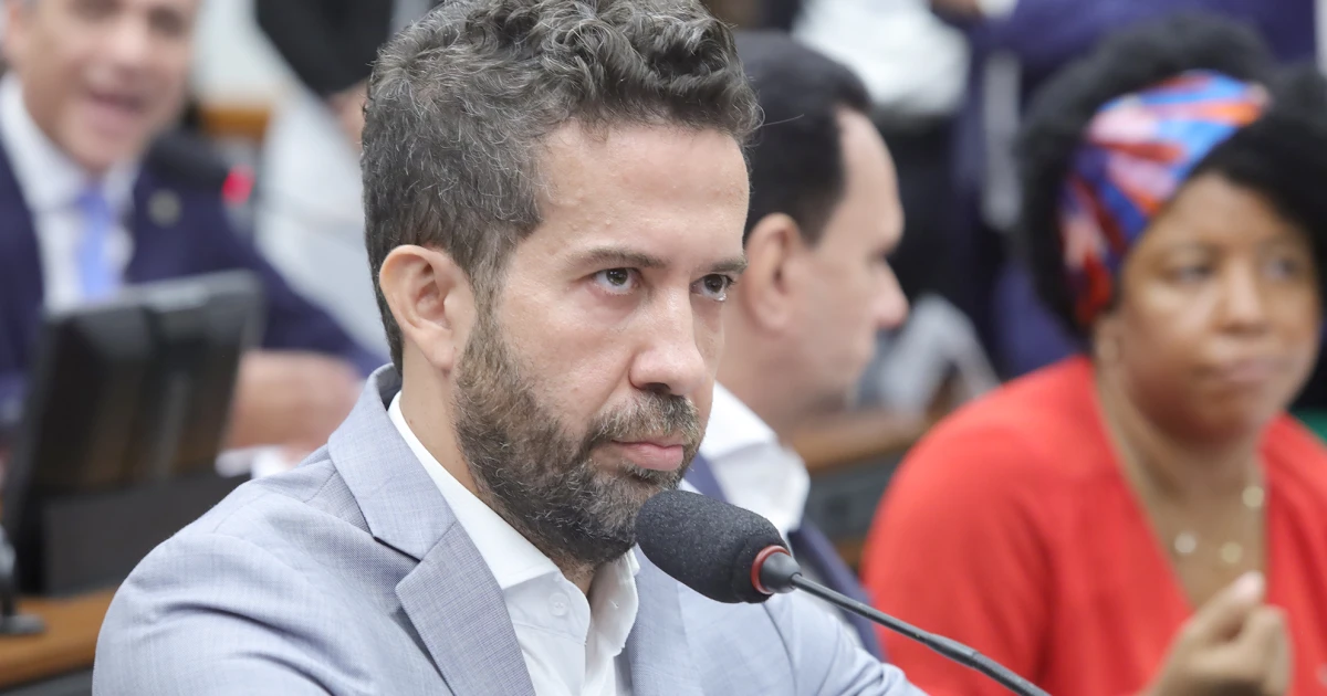Polícia Federal indicia Janones por suposta rachadinha em seu gabinete