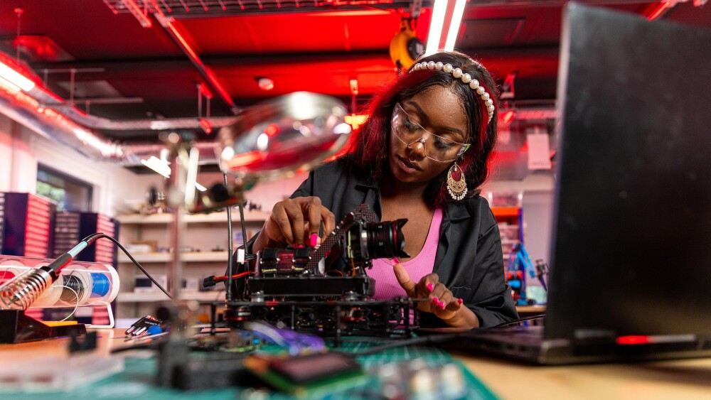 mulher cientista pixabay