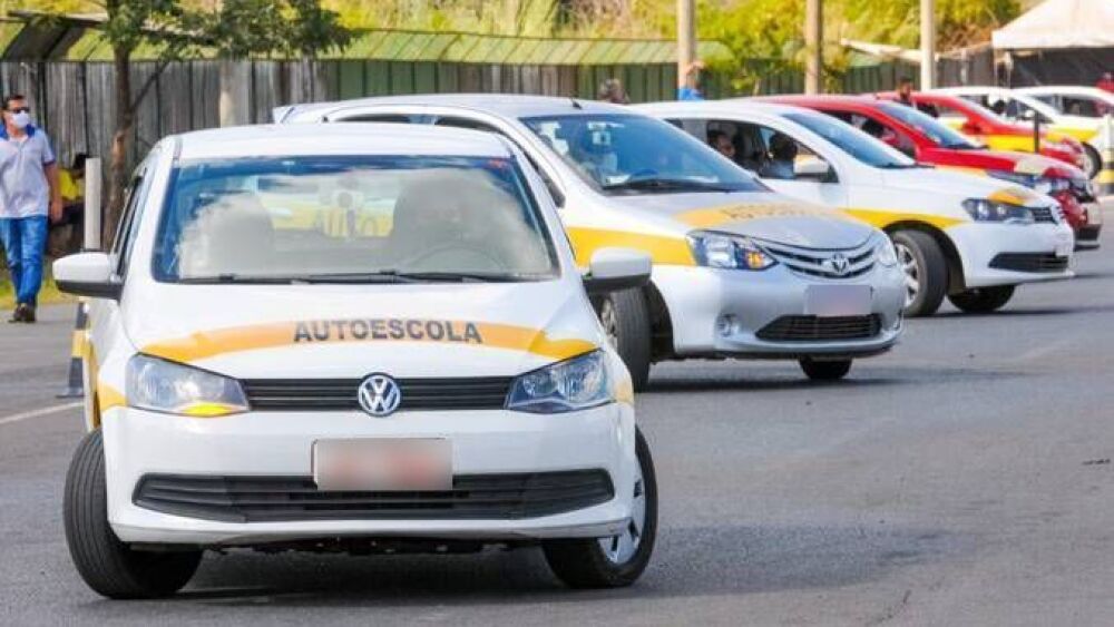 Ex-dono de autoescola é preso por liderar esquema de fraudes na emissão de CNH | CNN Brasil