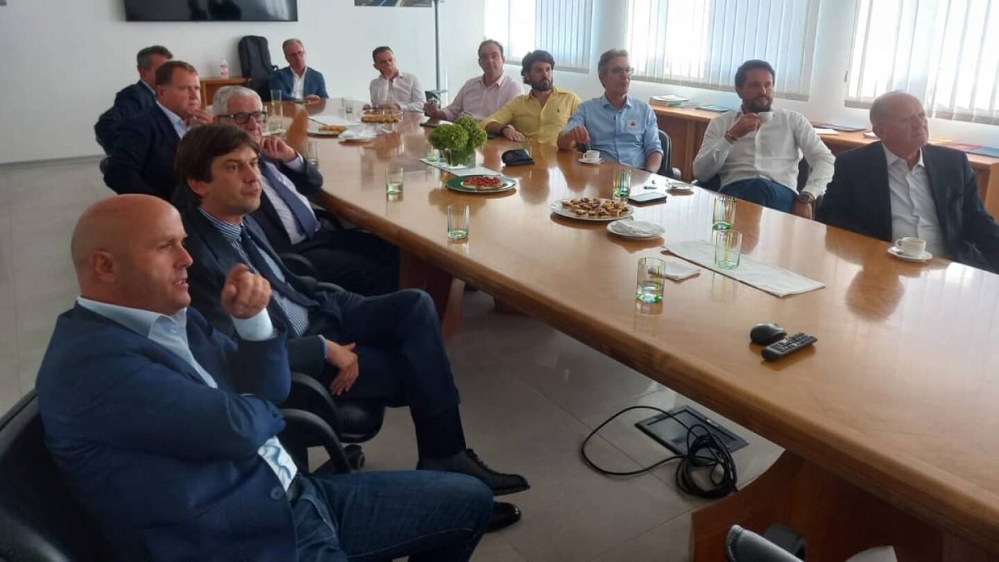 Zima incontra gli imprenditori italiani per discutere del progetto BH Metropolitan Rodoanel Zima incontra gli imprenditori italiani per discutere del progetto BH Metropolitan Rodoanel