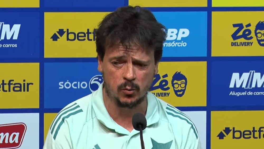 Fernando Diniz durante entrevista coletiva no Mineirão após jogo do Cruzeiro contra o Betim