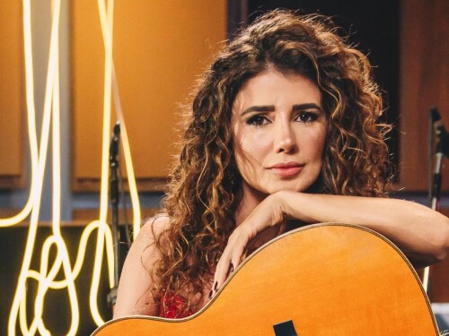 ‘Não me prostituí, não me vendi’, afirma Paula Fernandes sobre bastidores da fama