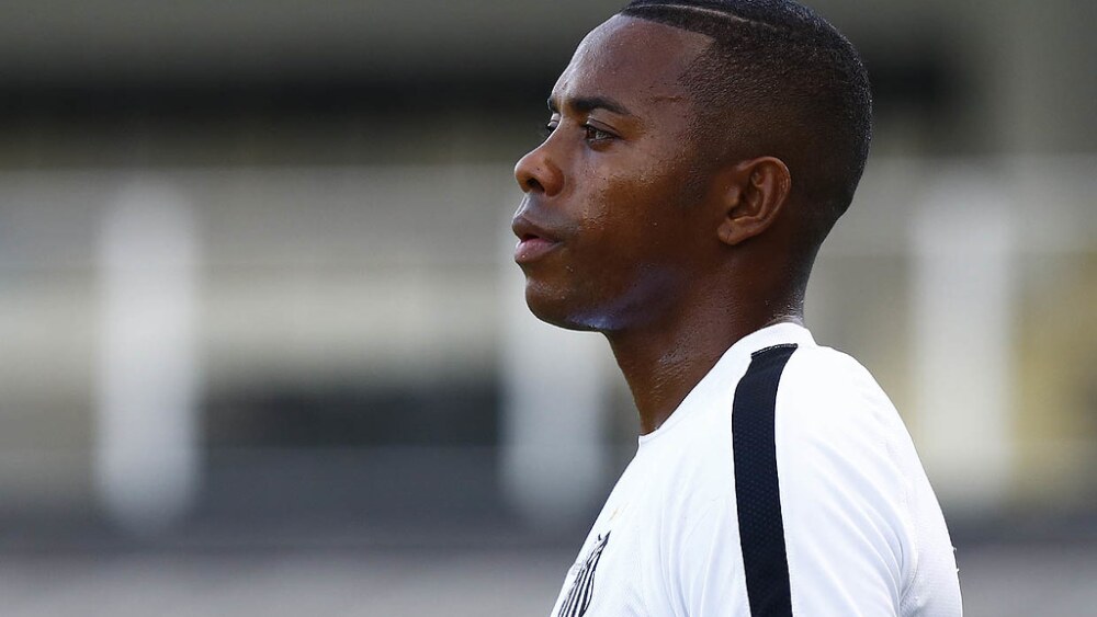 Robinho completa primeiro mês na cadeia após ser condenado por estupro ...