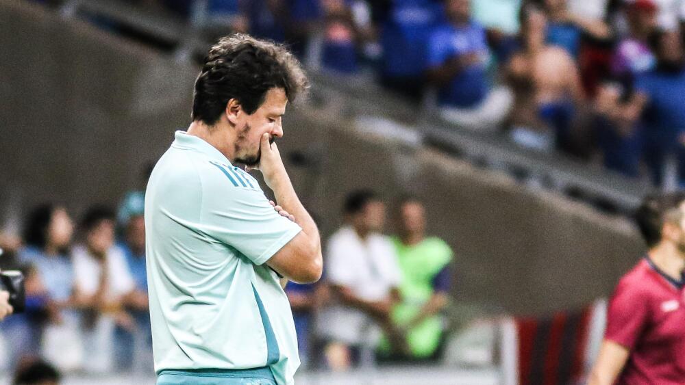 Fernando Diniz durante jogo do Cruzeiro contra o Betim no Mineirão