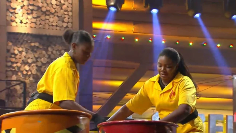 Suelen e Raquel na Prova do Fogo - Foto: Reprodução