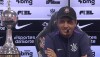 Lucas Piccinato em entrevista coletiva pelo Corinthians Feminino em 31 de outubro de 2025