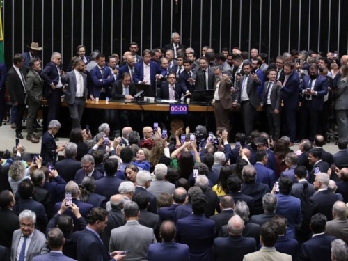Sessão da Câmara dos Deputados em 6 de agosto de 2025