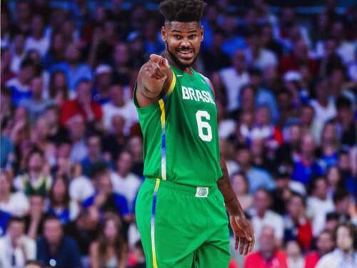 Cristiano Felício é pivô da Seleção Brasileira e retorna ao Brasil para defender o Sesi Franca