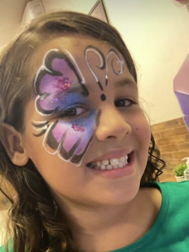 Menina de 8 anos tem morte cerebral após participar de 'desafio do desodorante'