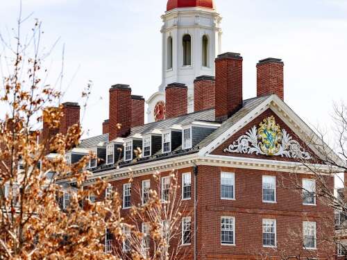 Ex-gerente de necrotério de Harvard é condenado por roubar e vender pedaços de corpos