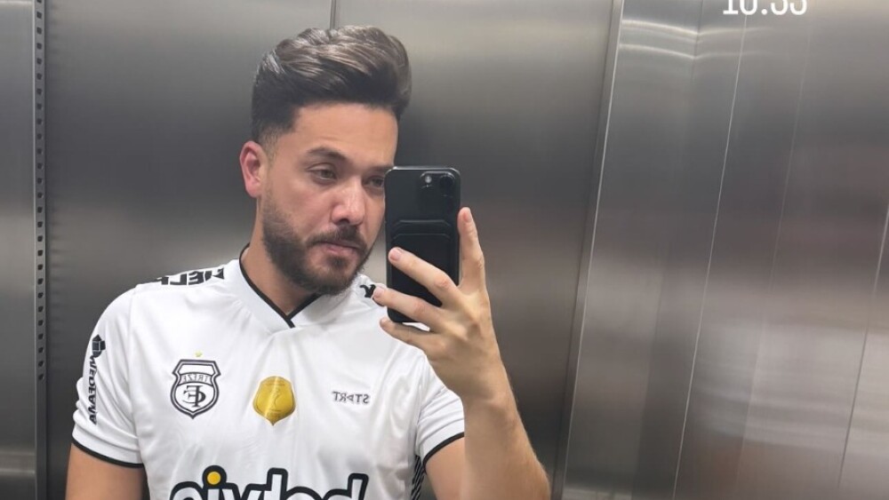 Wesley Safadão com a camisa do Treze, da Paraíba