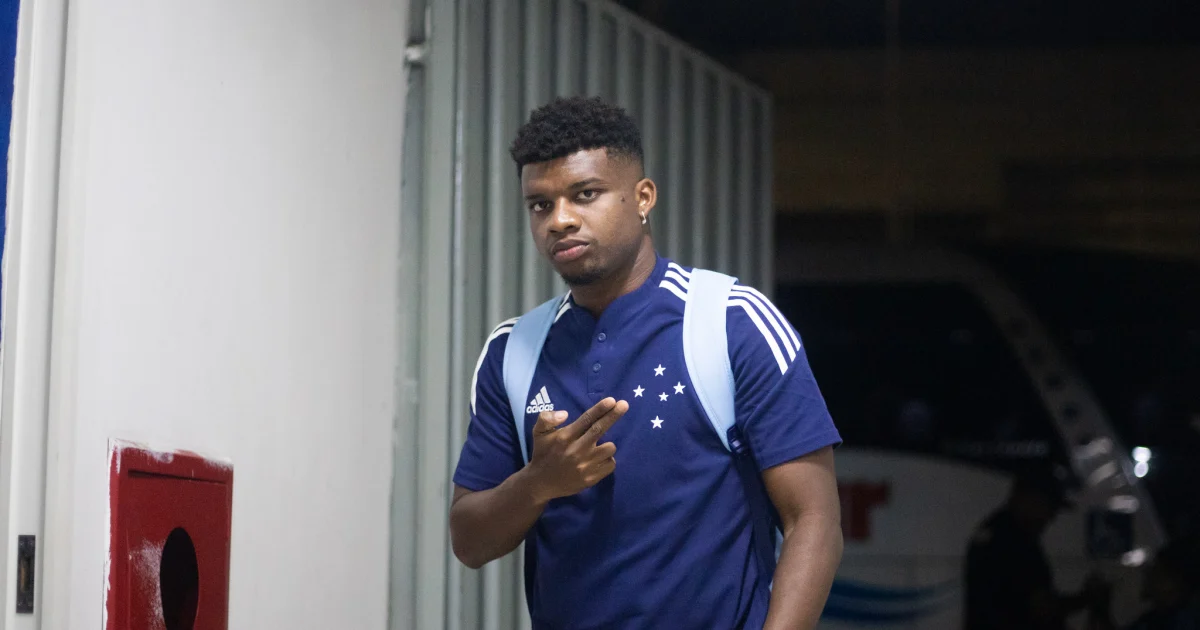 Ex-jogador de peso do Flamengo rescinde com clube da Série B após meses parado