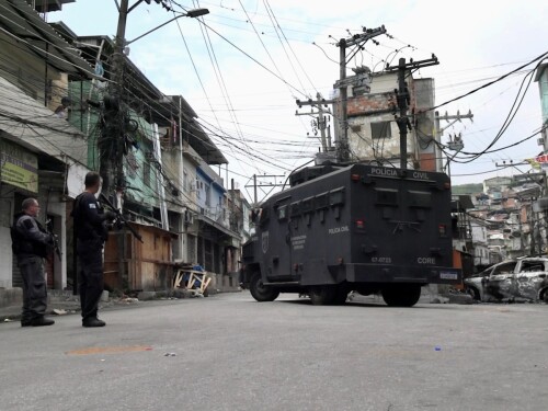 Presidente da Bolívia exige medidas de segurança na fronteira após operação no Rio