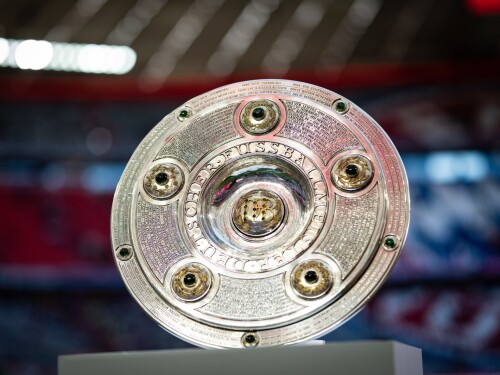 Troféu entregue ao campeão da Bundesliga
