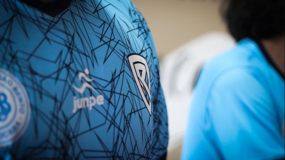 Uniforme da Rise Gaming