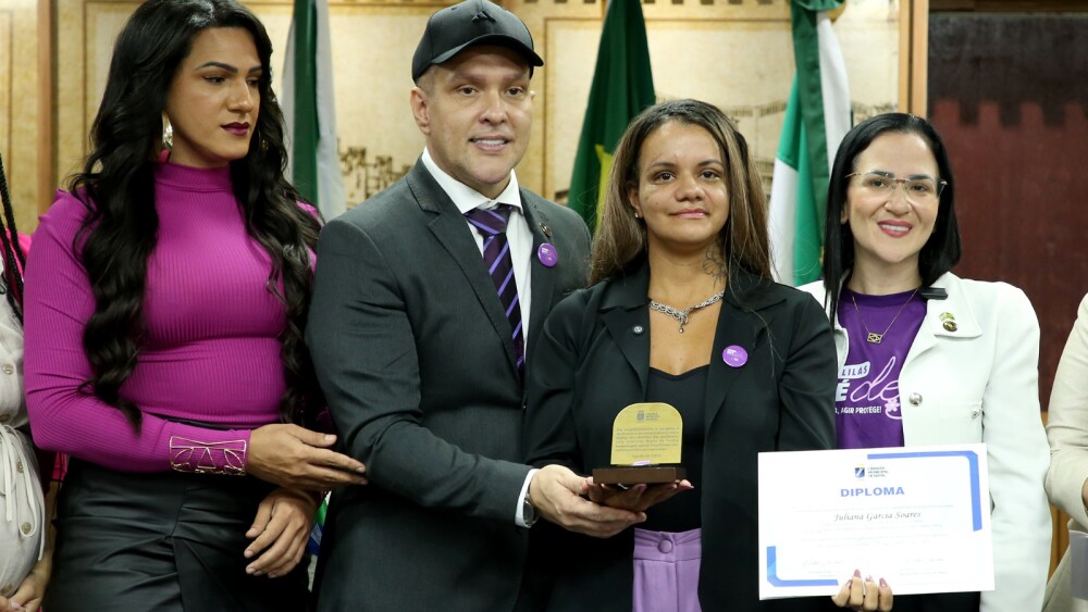 A Câmara Municipal de Natal realizou uma solenidade em alusão à campanha “Agosto Lilás”, que marca o combate e o enfrentamento à violência contra a mulher.