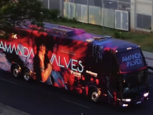 Acidente com ônibus de cantora sertaneja deixa 23 feridos em São Paulo