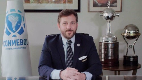Alejandro Domínguez, presidente da Conmebol, apagou publicação sobre prêmio do Fla