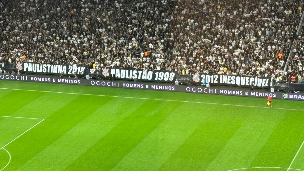 Faixas de provocação do Corinthians x Palmeiras