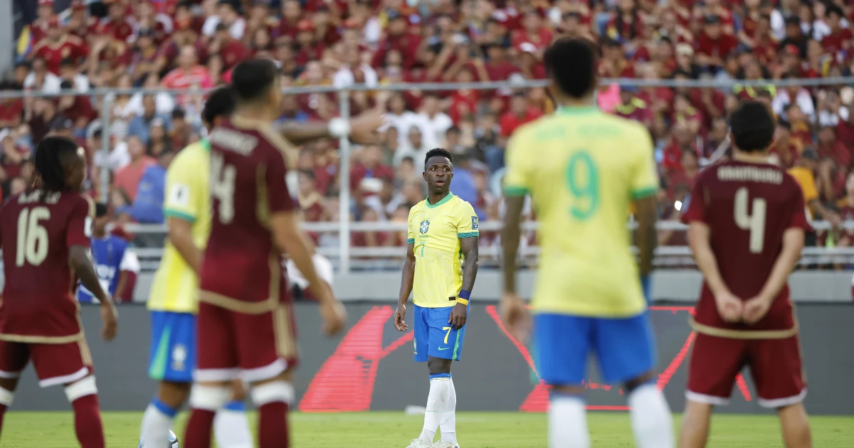 Seleção perde jogador suspenso para enfrentar o Uruguai em Salvador