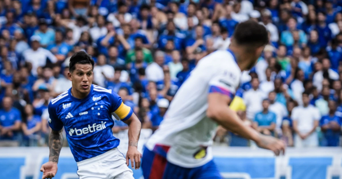 Capitão do Cruzeiro reage a vaias contra Diniz após empate no Mineirão: 'Injusto'